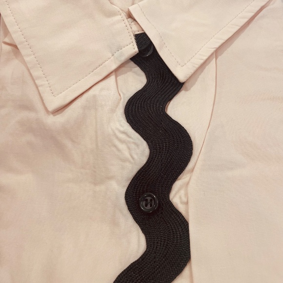 2/$40 Women’s Peach Beige Button Down Shirt & Shorts Set with Black Trim Outfit - Picture 12 of 12